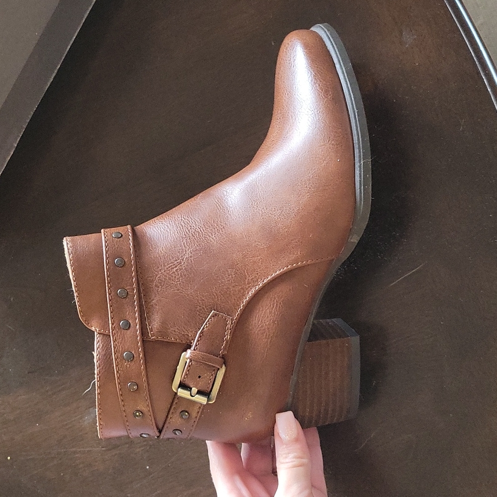 Brown heel boots